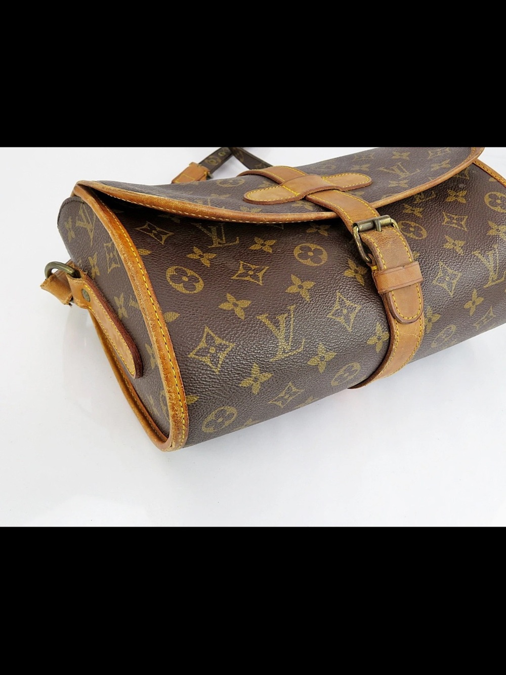 Louis Vuitton Monogram Crossbody Bag in Brown & Tan Leather Trim - Picture 6 of 16